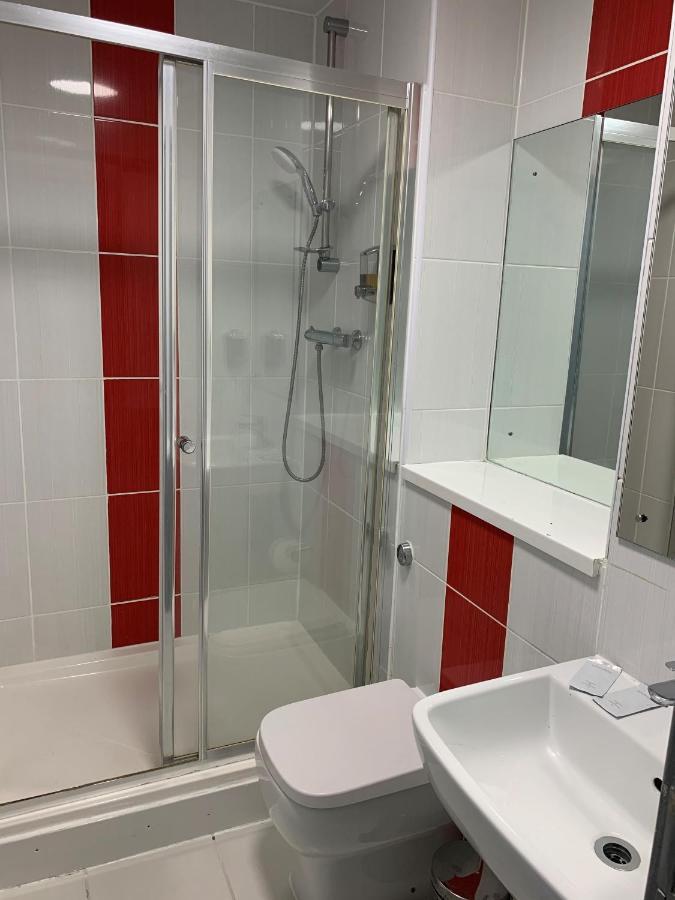 Euro Hotel Wembley Bagian luar foto
