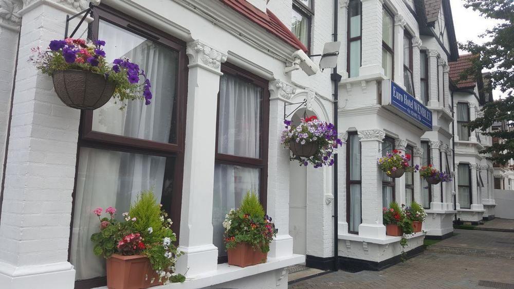 Euro Hotel Wembley Bagian luar foto