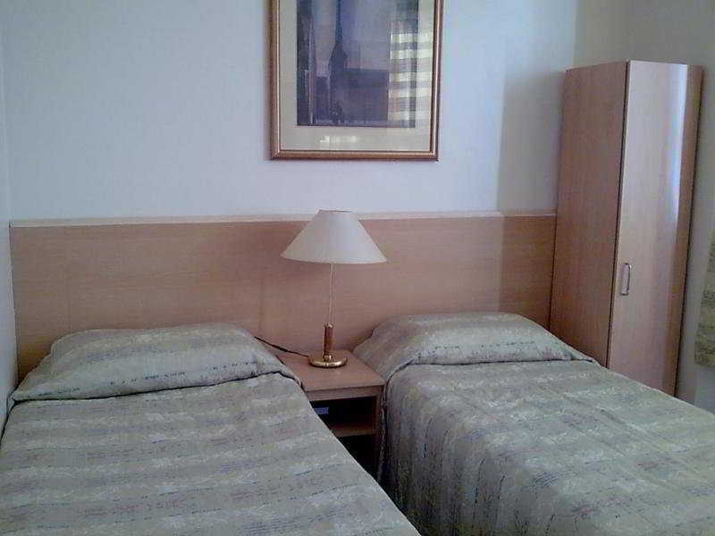 Euro Hotel Wembley Bagian luar foto